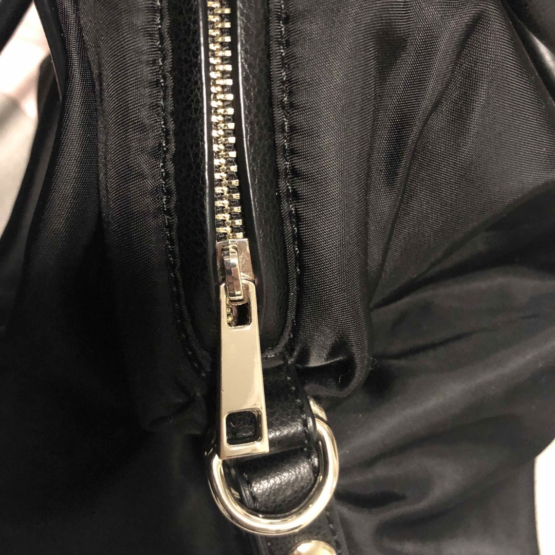 ZARA(ザラ)のZARA ナイロン　バッグ レディースのバッグ(ハンドバッグ)の商品写真