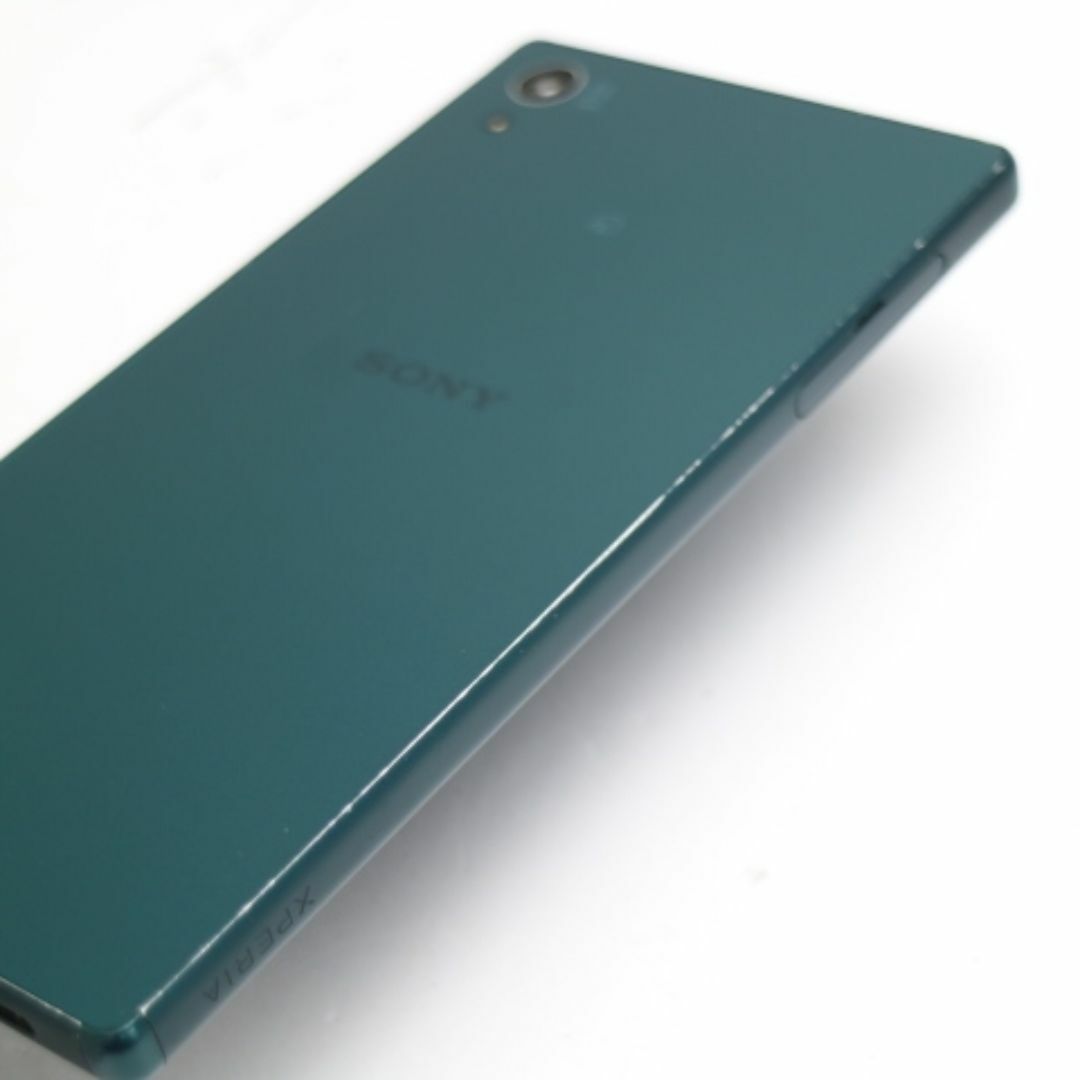 SONY(ソニー)のau SOV32 Xperia Z5 グリーン M777 スマホ/家電/カメラのスマートフォン/携帯電話(スマートフォン本体)の商品写真