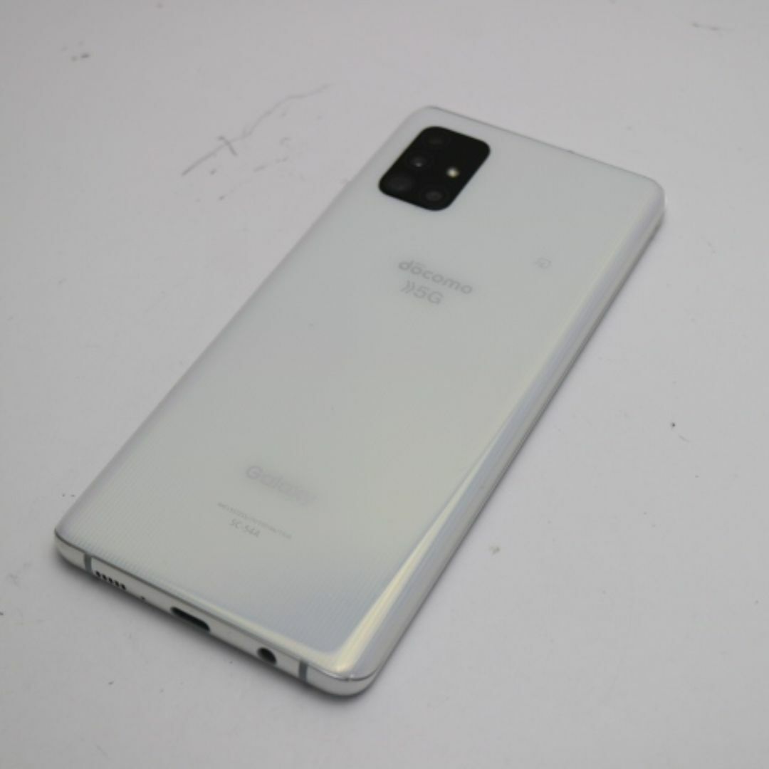 Galaxy(ギャラクシー)の超美品 SC-54A Galaxy A51 5G プリズムブリックスホワイト M777 スマホ/家電/カメラのスマートフォン/携帯電話(スマートフォン本体)の商品写真