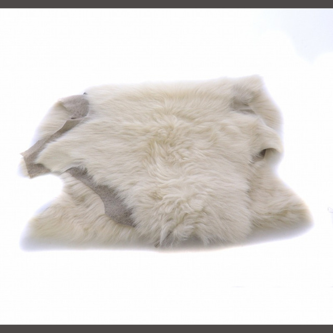 カールドノヒュー ラムスキンファーショール ストール 羊革 白 ホワイト レディースのファッション小物(ストール/パシュミナ)の商品写真