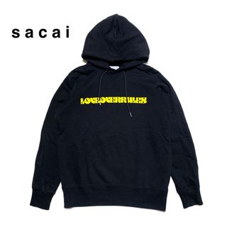 サカイ(sacai)の☆良品 サカイ 21ss プリント ロゴ プルオーバー スウェット パーカー 黒(パーカー)