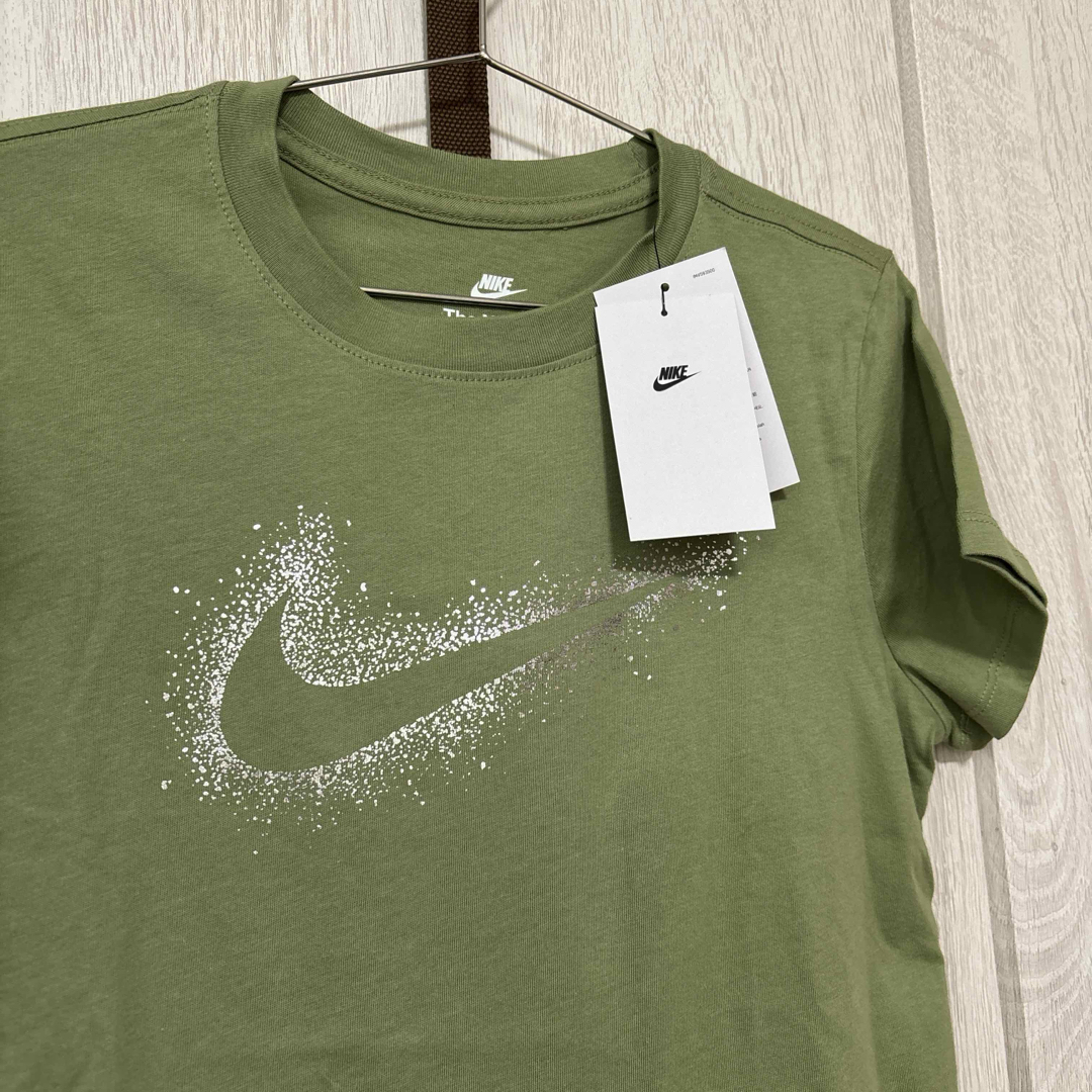 NIKE(ナイキ)の新品★NIKE★半袖tシャツ★スウッシュ★トレーニングウェア★Lサイズ レディースのトップス(Tシャツ(半袖/袖なし))の商品写真