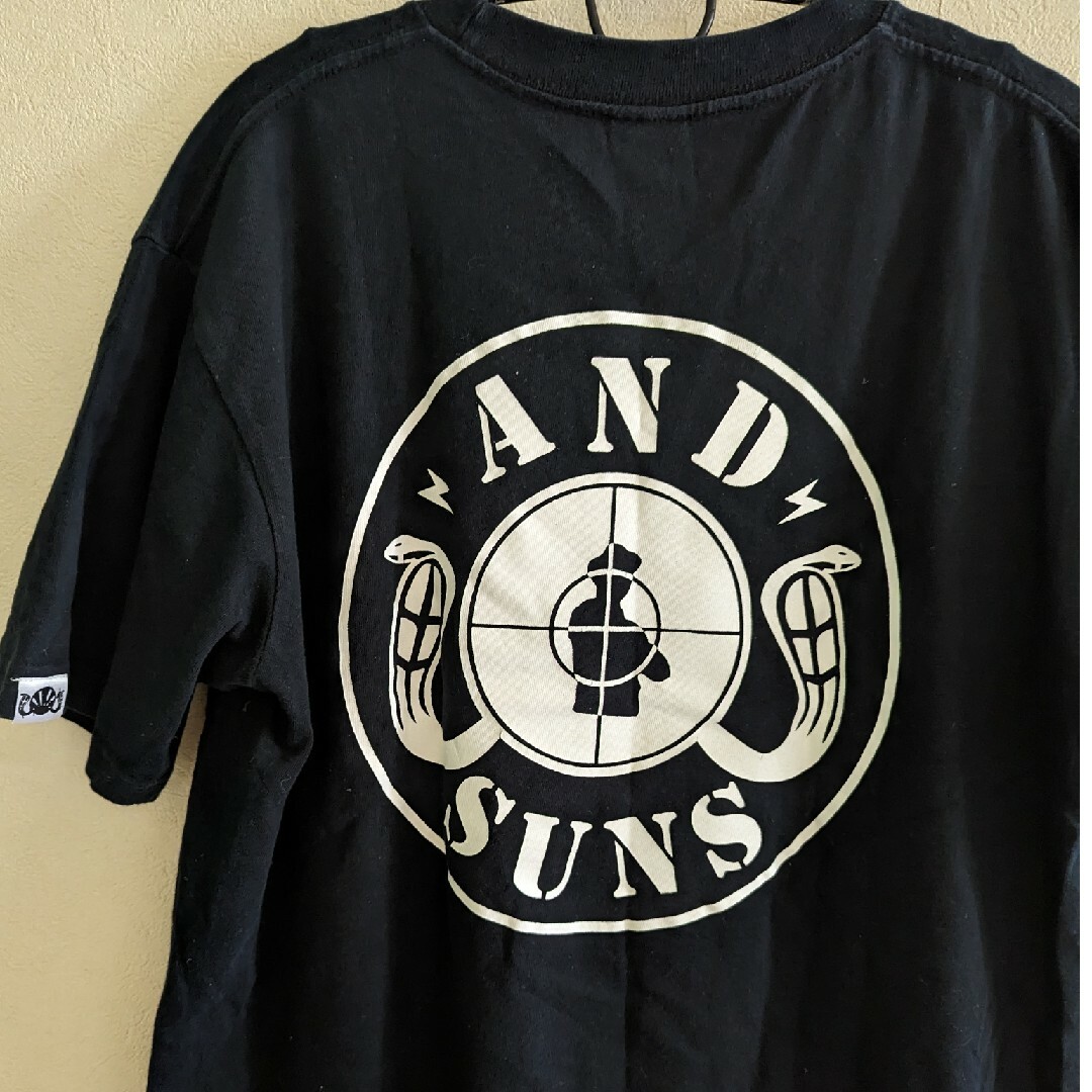 ANDSUNS(アンドサンズ)のAND SUNS＊アンドサンズ＊フォトプリントTシャツ＊ブラックM メンズのトップス(Tシャツ/カットソー(半袖/袖なし))の商品写真