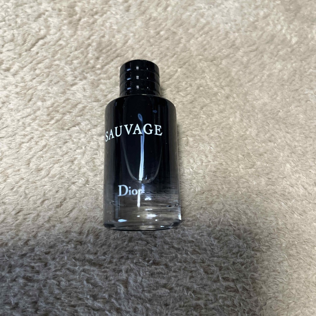 Dior(ディオール)のDior SAUVAGE 香水  10ml コスメ/美容の香水(香水(女性用))の商品写真