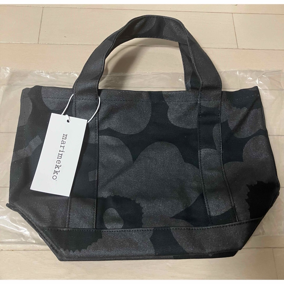 marimekko(マリメッコ)の新品　マリメッコ　トートバッグ　セイディ　ブラックグレー　ウニッコ柄　黒　ピエニ レディースのバッグ(トートバッグ)の商品写真