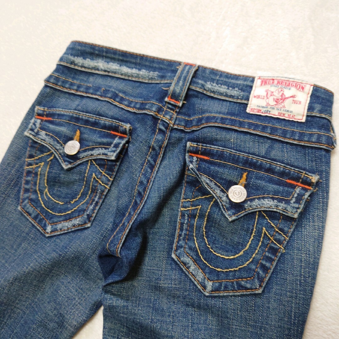 True Religion(トゥルーレリジョン)のトゥルーレリジョン　ブーツカットデニム　フレアデニム　クラッシュ加工 レディースのパンツ(デニム/ジーンズ)の商品写真