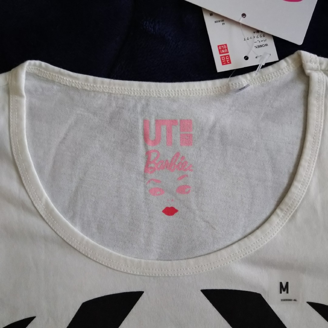 UNIQLO(ユニクロ)の■UNIQLO／新品 Barbie Tシャツ (M) レディースのトップス(Tシャツ(半袖/袖なし))の商品写真