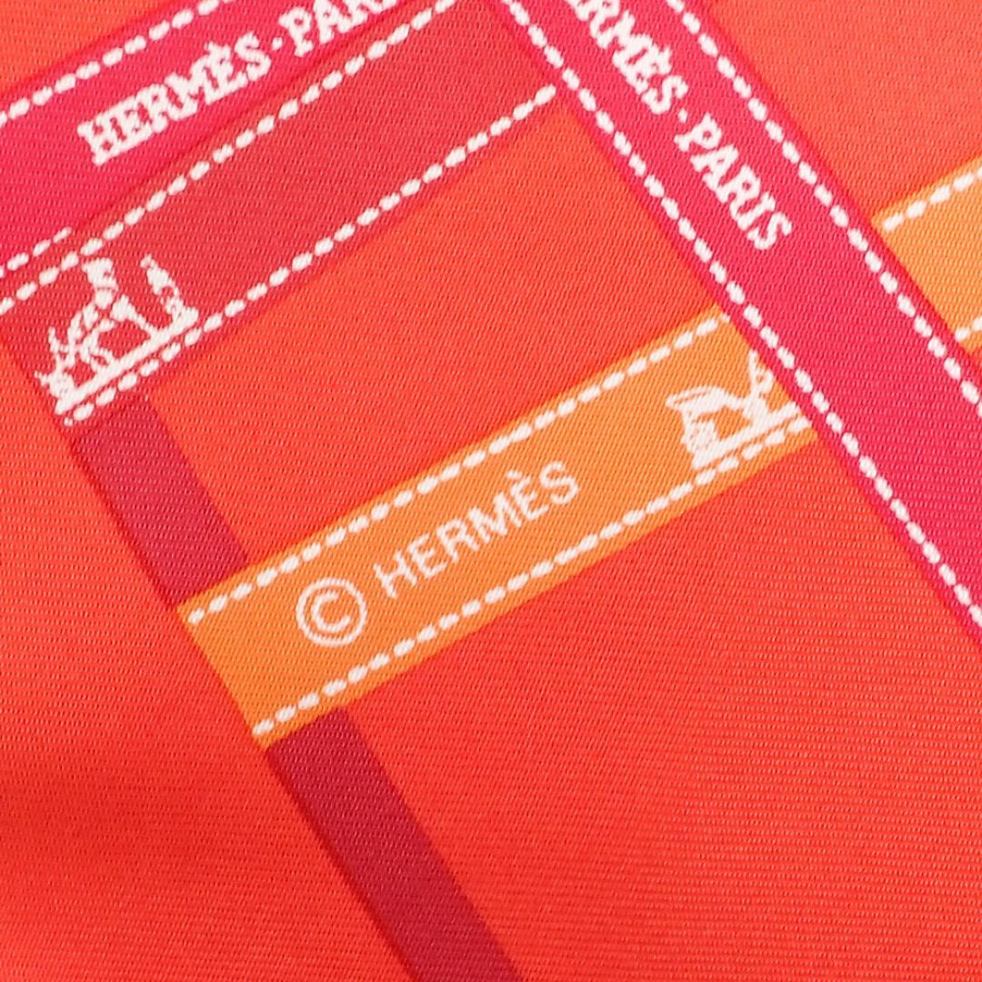 Hermes(エルメス)の美品 エルメス ガヴロッシュ45 カレ45 スカーフ ボリュデュック柄 レッド系 オレンジ シルク レディースのファッション小物(バンダナ/スカーフ)の商品写真