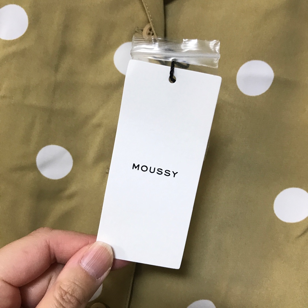 moussy(マウジー)の新品未使用タグ付moussyマウジー水玉ドット柄シャツ　ブラウス レディースのトップス(シャツ/ブラウス(長袖/七分))の商品写真