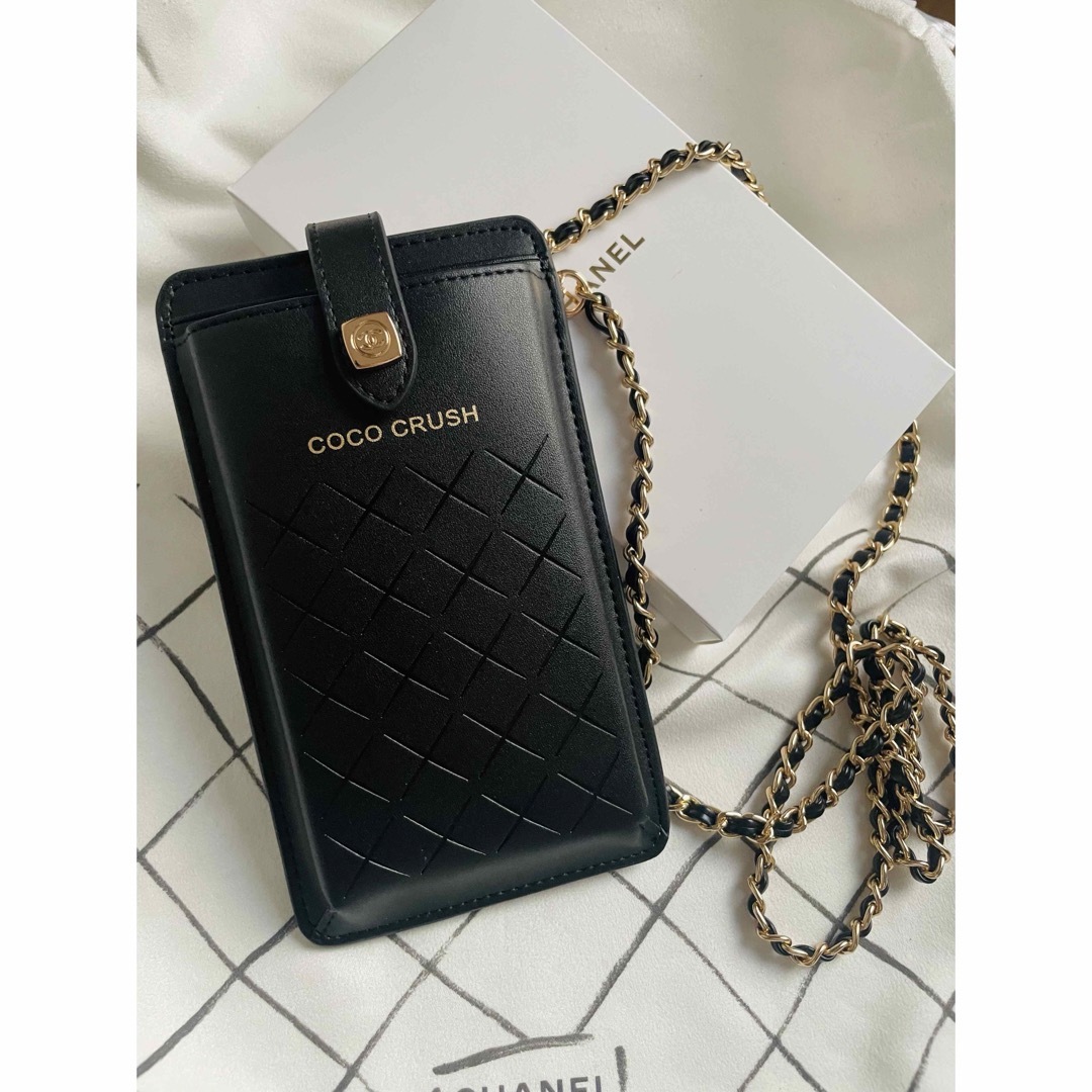 CHANEL(シャネル)のCHANEL ココクラッシュ チェーン付 ポーチ 箱付き レディースのファッション小物(ポーチ)の商品写真