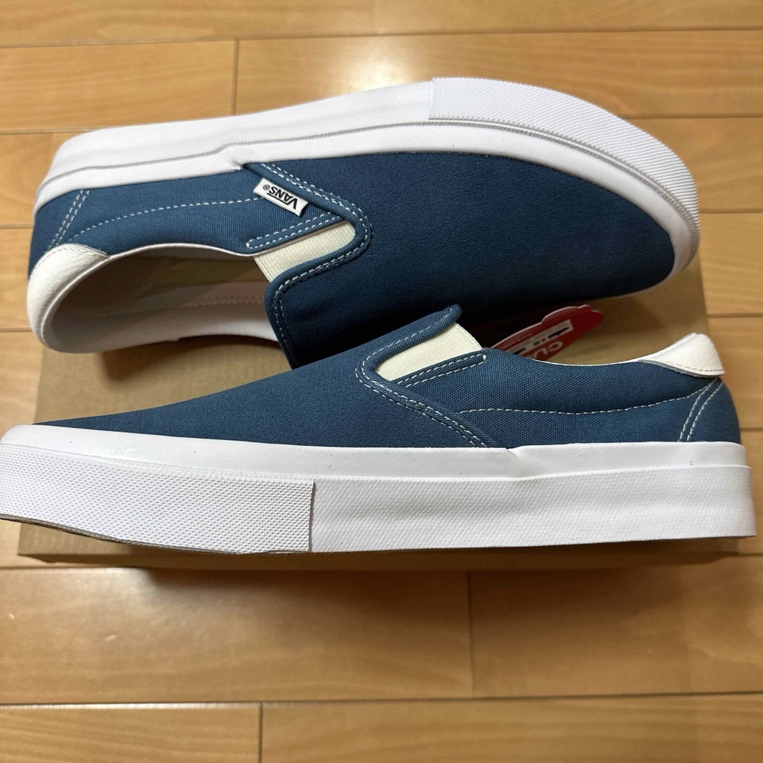 VANS(ヴァンズ)の新品　VANSバンズ　ビームス別注　レザースリッポンスニーカー　ネイビー27.5 メンズの靴/シューズ(スニーカー)の商品写真