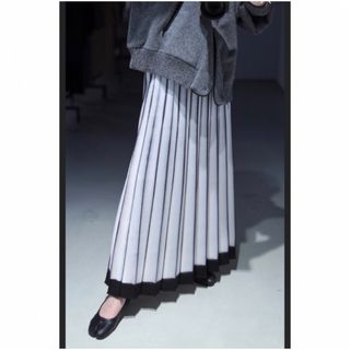 マメ(mame)のmame  Itajime Shibori' Pleated Skirt(ロングスカート)