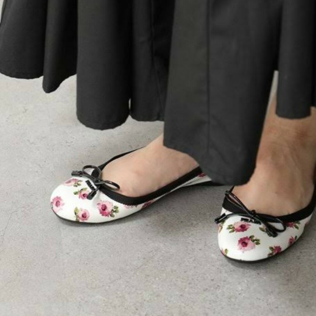 PRADA(プラダ)のPRADA　花柄　バレーシューズ　37 レディースの靴/シューズ(バレエシューズ)の商品写真