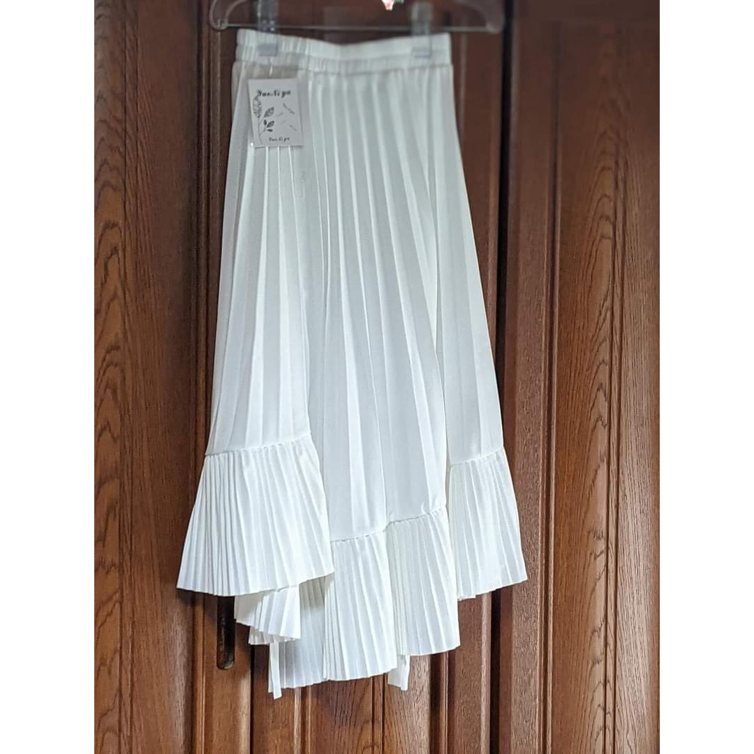 アシンメトリー プリーツ スカート ホワイト F ロングスカート おしゃれ   レディースのスカート(ロングスカート)の商品写真