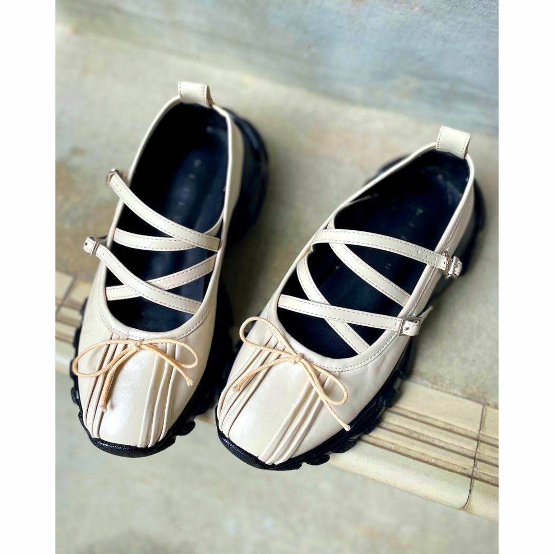 超絶ﾕﾆｰｸﾃﾞｻﾞｲﾝ☆ｱｲﾎﾞﾘｰｴｺﾚｻﾞｰ【DEEFUR】23.0送料込 レディースの靴/シューズ(ハイヒール/パンプス)の商品写真
