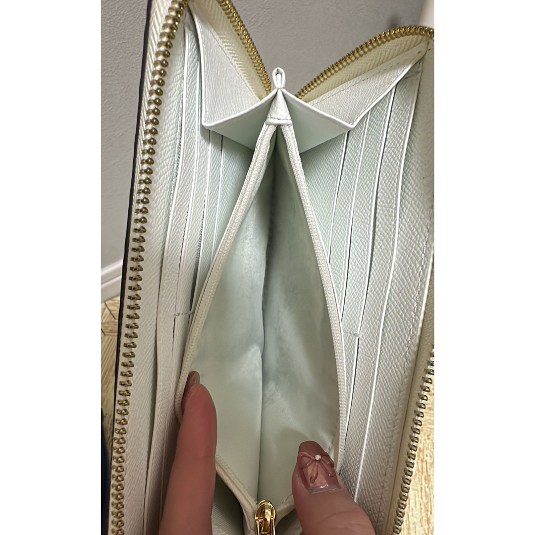 COACH - COACH コーチ 長財布 エンボス シグネチャー 白 の通販 COACH - COACH コーチ 長財布 エンボス シグネチャー 白 の通販