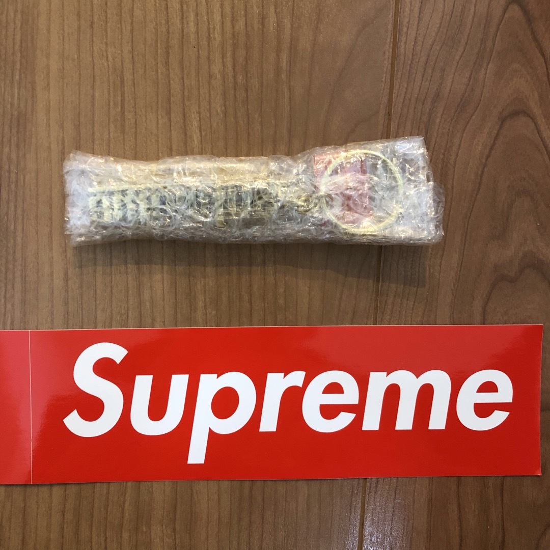 Supreme(シュプリーム)の新品未開封　supreme キーホルダー　キーチェーン　key chain メンズのファッション小物(キーホルダー)の商品写真