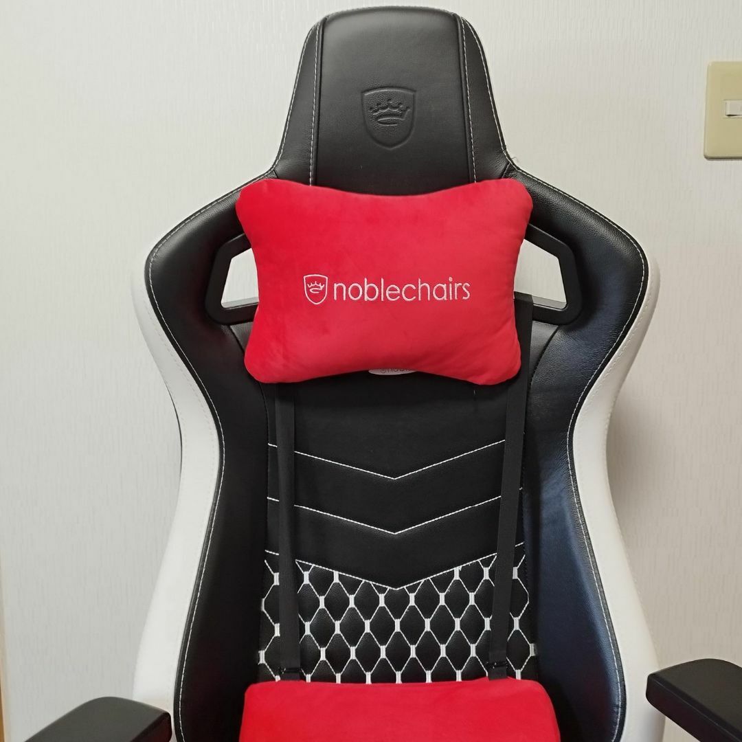 美品 noblechairs EPICトリコロール 本革＋AMG 新品クッション インテリア/住まい/日用品の椅子/チェア(デスクチェア)の商品写真