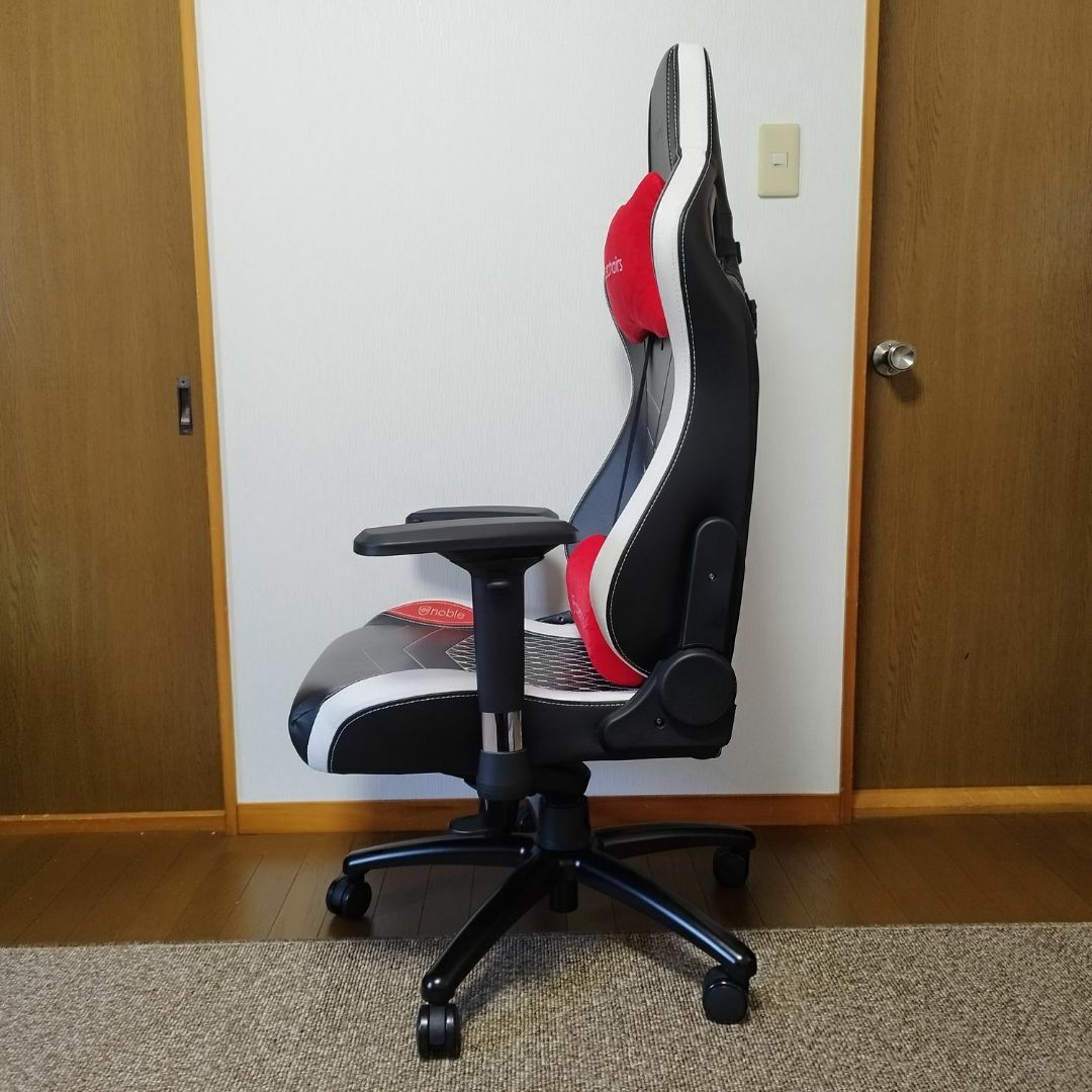 美品 noblechairs EPICトリコロール 本革＋AMG 新品クッション インテリア/住まい/日用品の椅子/チェア(デスクチェア)の商品写真