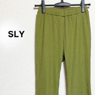 スライ(SLY)のSLY　スライ　パンツ　カーキ　グリーン　フレア　リブ　緑　ウエストゴム　美脚(カジュアルパンツ)