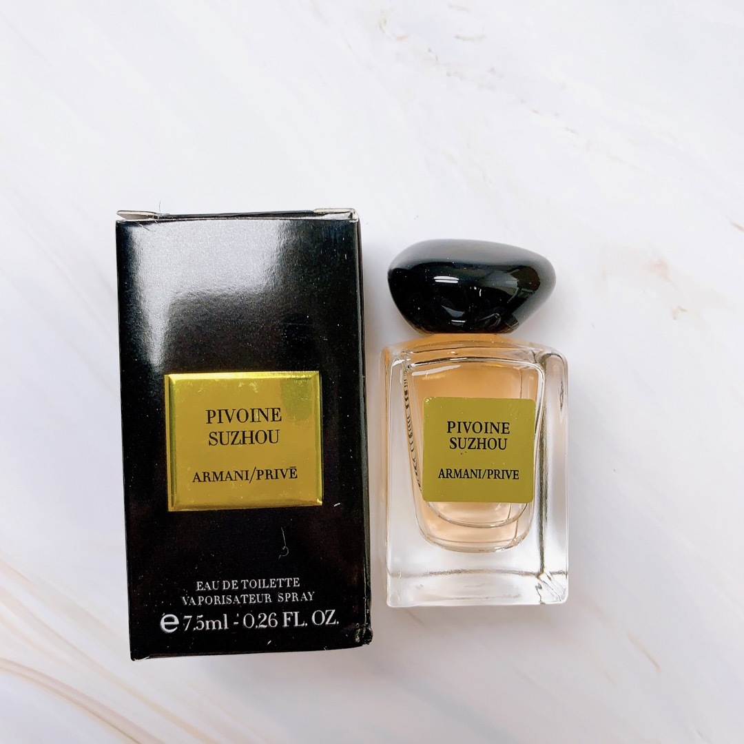 香水　アルマーニ プリヴェ ピヴォワンヌ スジョ　7.5ml コスメ/美容の香水(香水(女性用))の商品写真