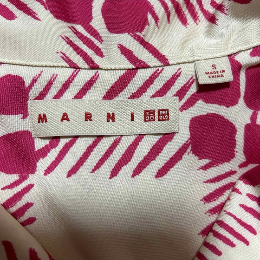 Marni(マルニ)の〈値下げ〉新品未使用　UNIQLO　MARNI　ユニクロ　マルニ　半袖シャツ レディースのトップス(シャツ/ブラウス(半袖/袖なし))の商品写真