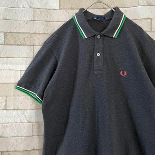 フレッドペリー(FRED PERRY)のフレッドペリー ポロシャツ 刺繍ロゴ チャコール L(ポロシャツ)