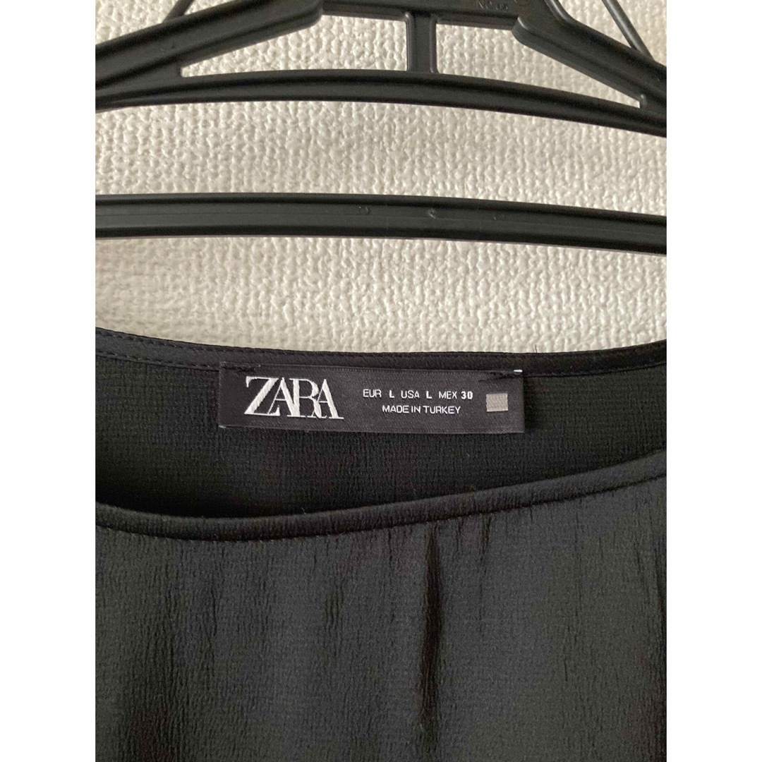 ZARA(ザラ)のZARA袖フリル　長袖ミニワンピース　チュニック　黒　ドレス レディースのワンピース(ひざ丈ワンピース)の商品写真