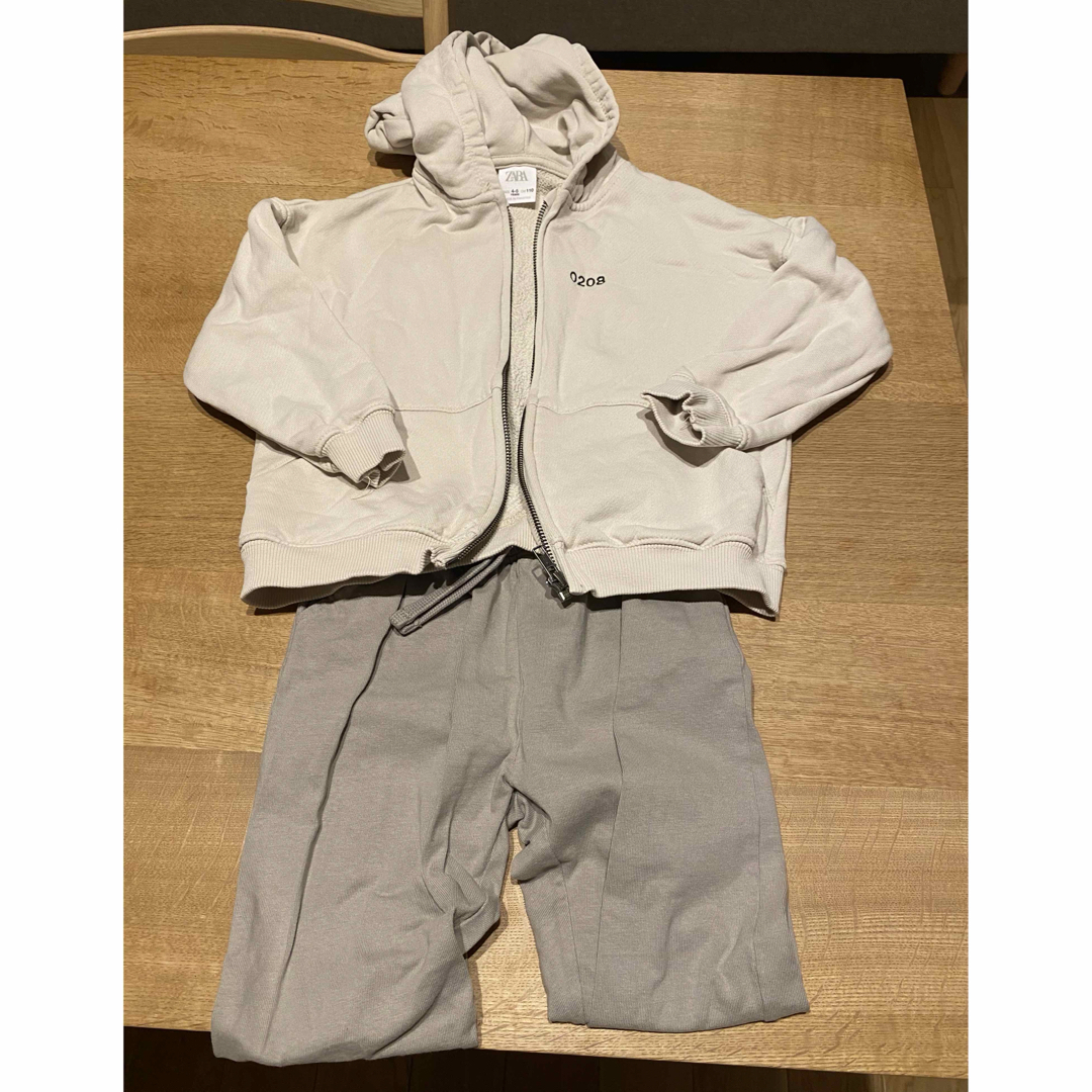 ZARA KIDS(ザラキッズ)のZARA kidsのパーカーとパンツ キッズ/ベビー/マタニティのキッズ服男の子用(90cm~)(ジャケット/上着)の商品写真