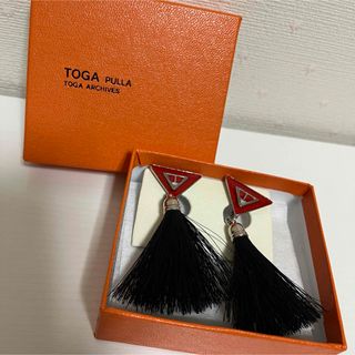 TOGA PULLA - TOGA PULLA Triangle fringe earrings トーガ