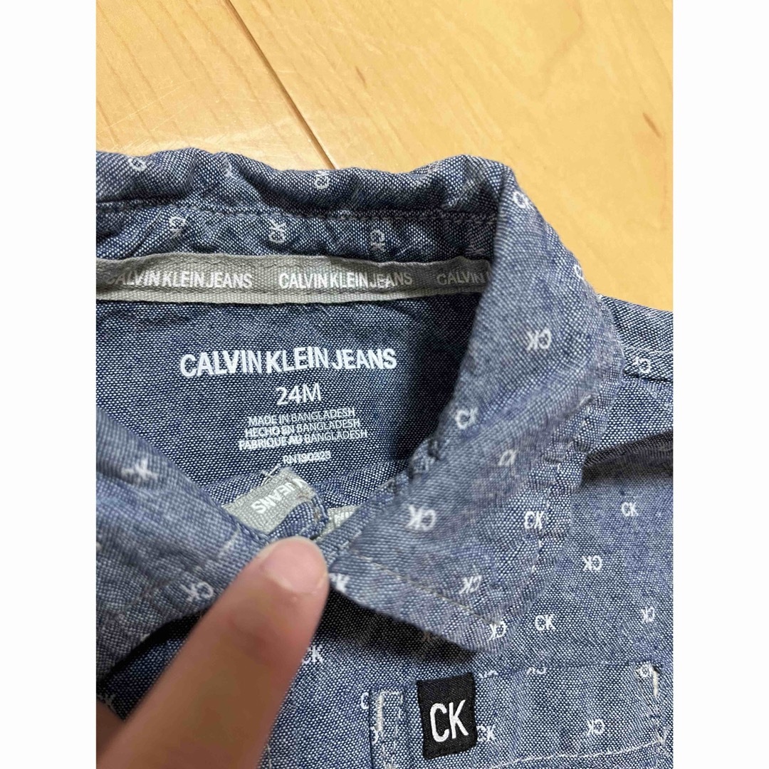 Calvin Klein(カルバンクライン)のカルバンクライン ジーンズCalvin Klein  デニムシャツ 半袖 90 キッズ/ベビー/マタニティのキッズ服男の子用(90cm~)(その他)の商品写真