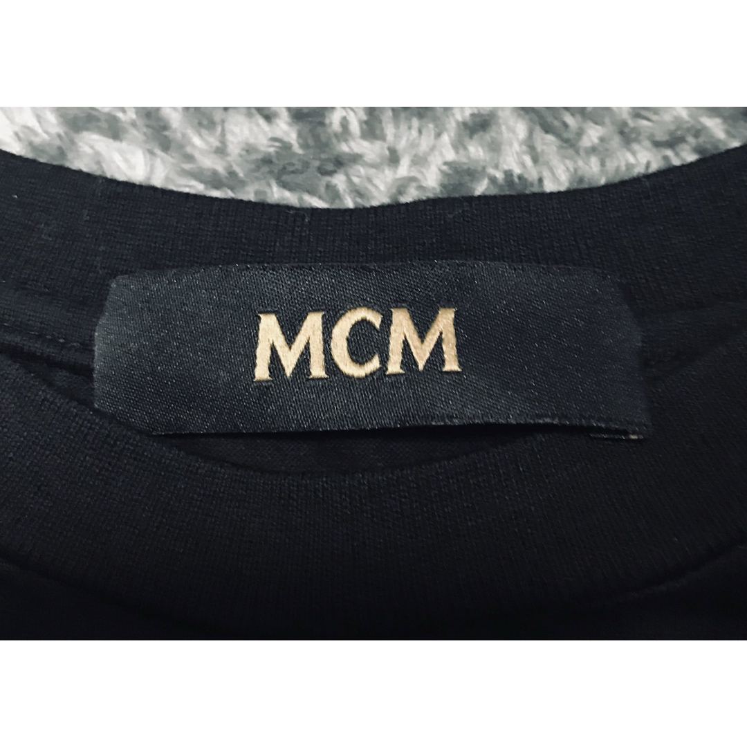 MCM(エムシーエム)のMCM エンボスロゴtシャツ レディースのトップス(Tシャツ(半袖/袖なし))の商品写真