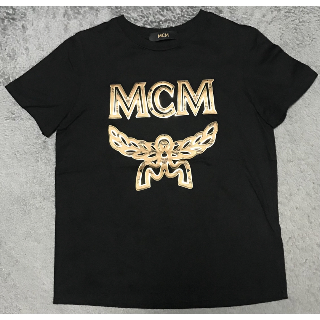 MCM(エムシーエム)のMCM エンボスロゴtシャツ レディースのトップス(Tシャツ(半袖/袖なし))の商品写真