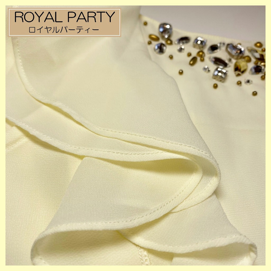 ROYAL PARTY(ロイヤルパーティー)のお値下げ🌸ロイヤルパーティー　ROYAL PARTY ビジュー　トップス レディースのトップス(シャツ/ブラウス(半袖/袖なし))の商品写真