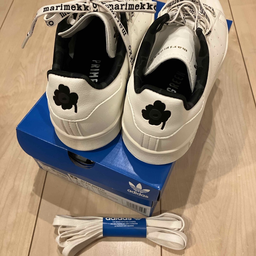 アディダス　マリメッコ　スニーカー　22cm レディースの靴/シューズ(スニーカー)の商品写真