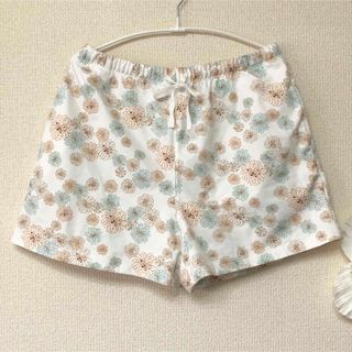 ユニクロ(UNIQLO)のユニクロ　ポールアンドジョー　コラボ　お花総柄ショートパンツ　L11号　美品(ショートパンツ)