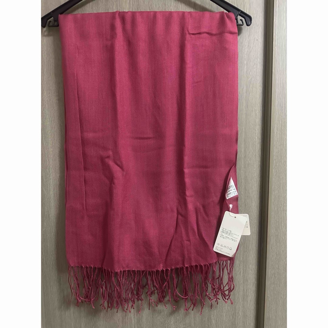 UNIQLO(ユニクロ)の新品タグ付　ユニクロ カラーストール　ピンク レディースのファッション小物(マフラー/ショール)の商品写真