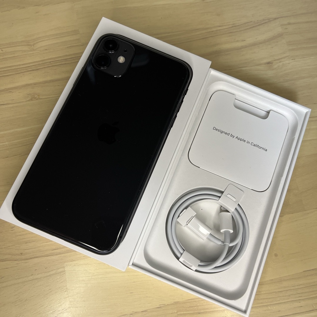 iPhone(アイフォーン)のApple iPhone 11 128GB ブラック SIMフリー MHDH3J スマホ/家電/カメラのスマートフォン/携帯電話(スマートフォン本体)の商品写真