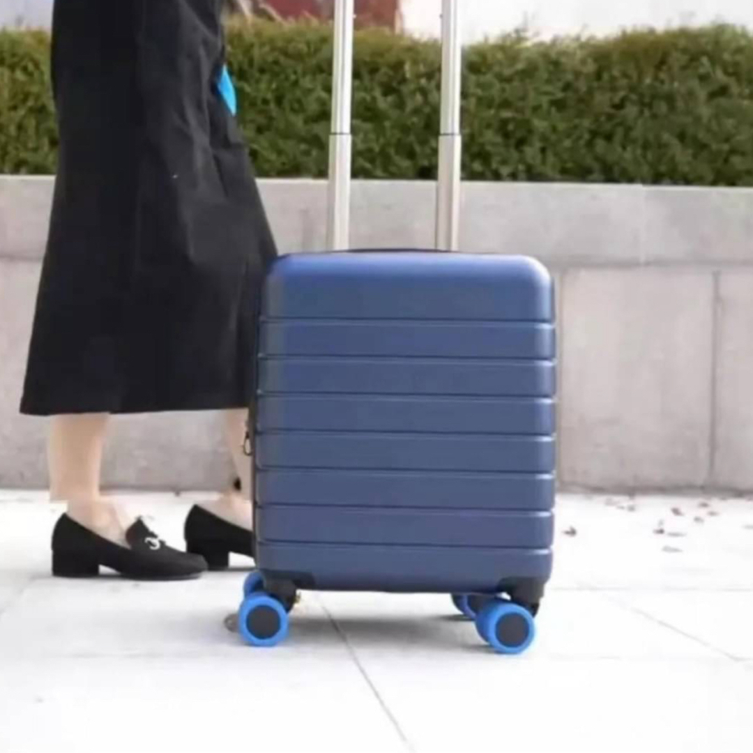 キャスターカバー　車輪カバー　シリコン　キャリーケース　スーツケース　８個セット レディースのバッグ(スーツケース/キャリーバッグ)の商品写真