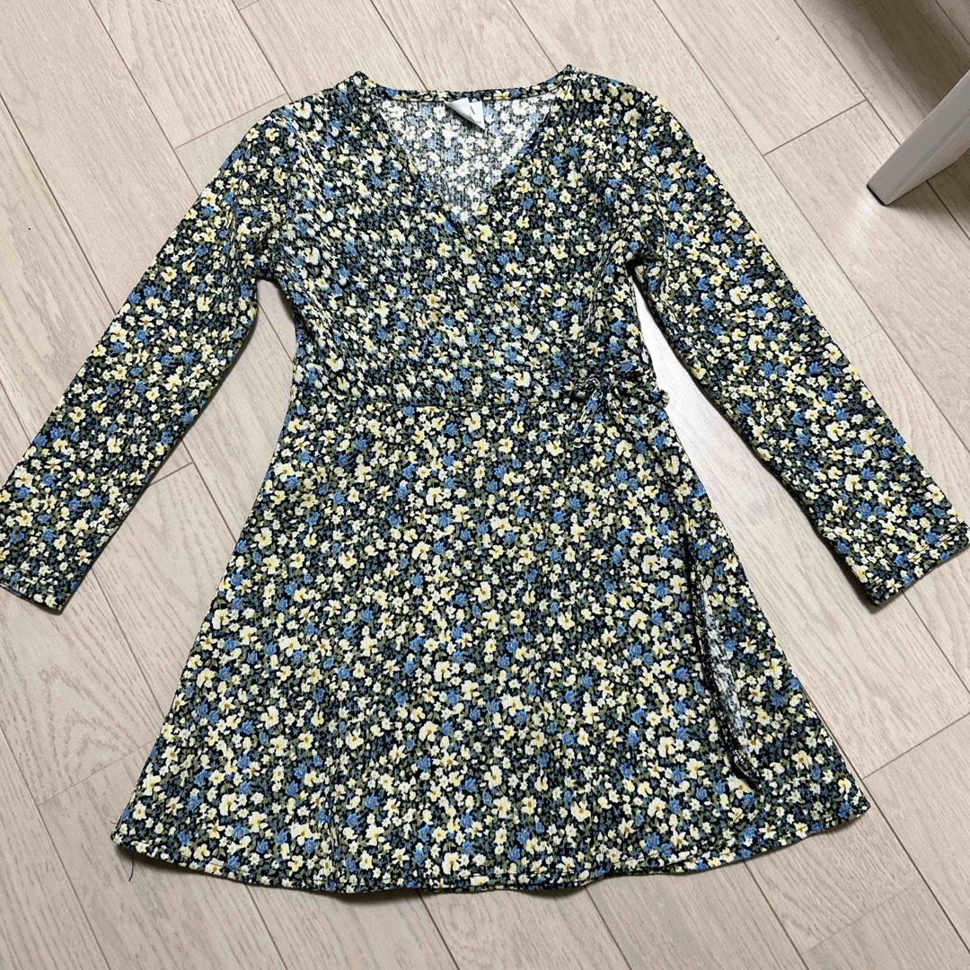 ZARA KIDS(ザラキッズ)のZARA KIDS 小花柄ワンピース キッズ/ベビー/マタニティのキッズ服女の子用(90cm~)(ワンピース)の商品写真