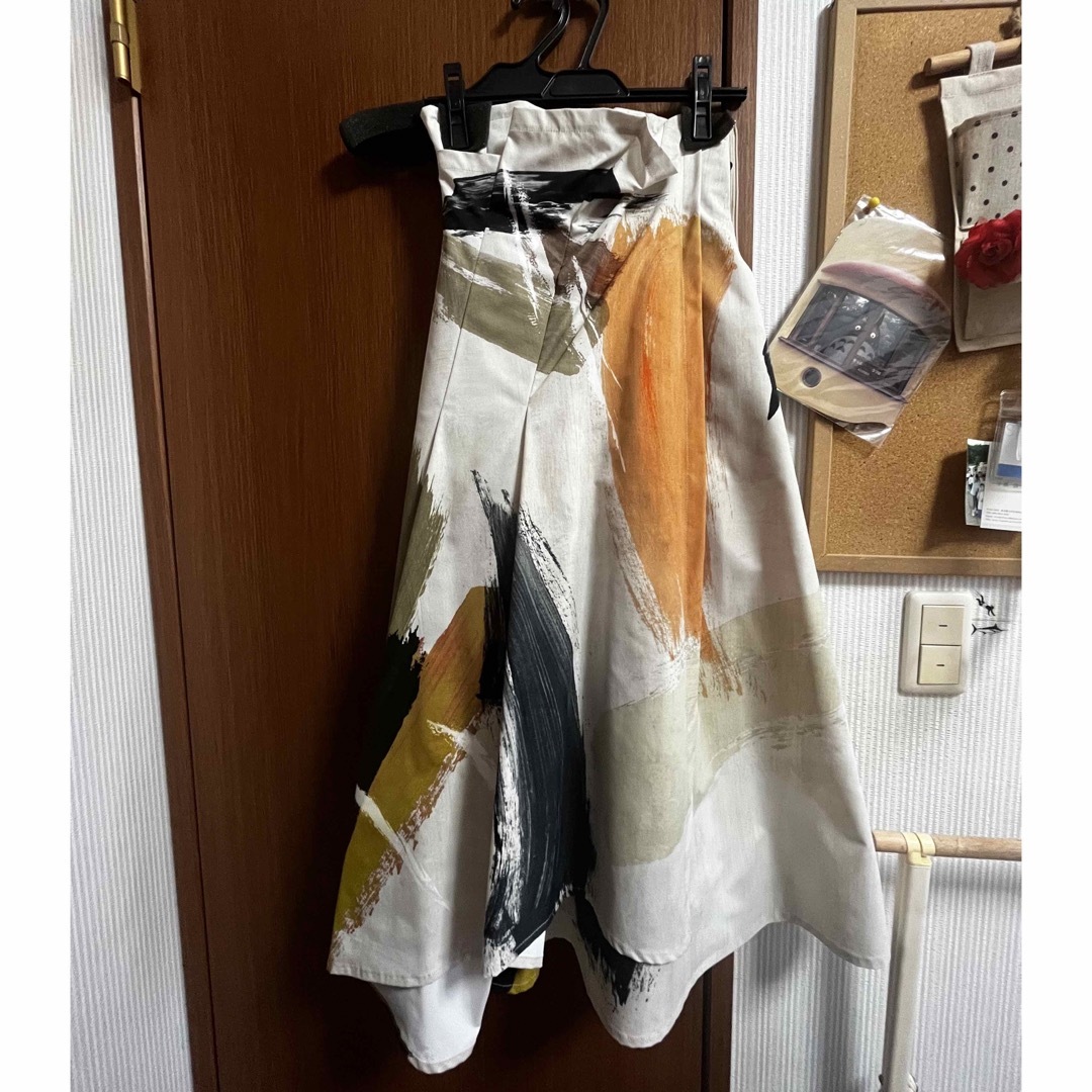 Ameri(アメリ)の「LOUISE ART SKIRT(スカート)」 - WEAR Ameri(アメリ)の「LOUISE ART SKIRT(スカート)」 - WEAR