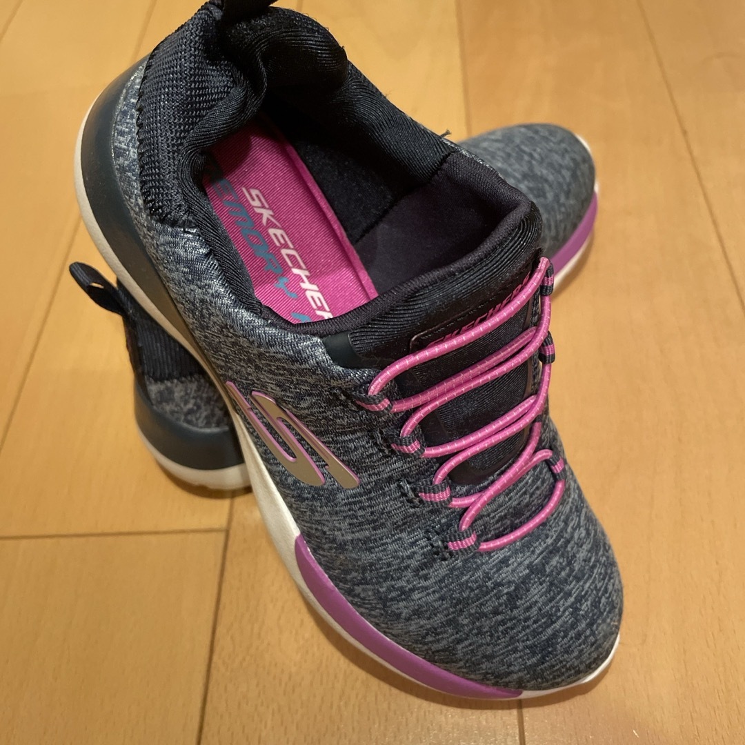 SKECHERS(スケッチャーズ)のスケッチャーズ　キッズスニーカー　美品　19センチ キッズ/ベビー/マタニティのキッズ靴/シューズ(15cm~)(スニーカー)の商品写真