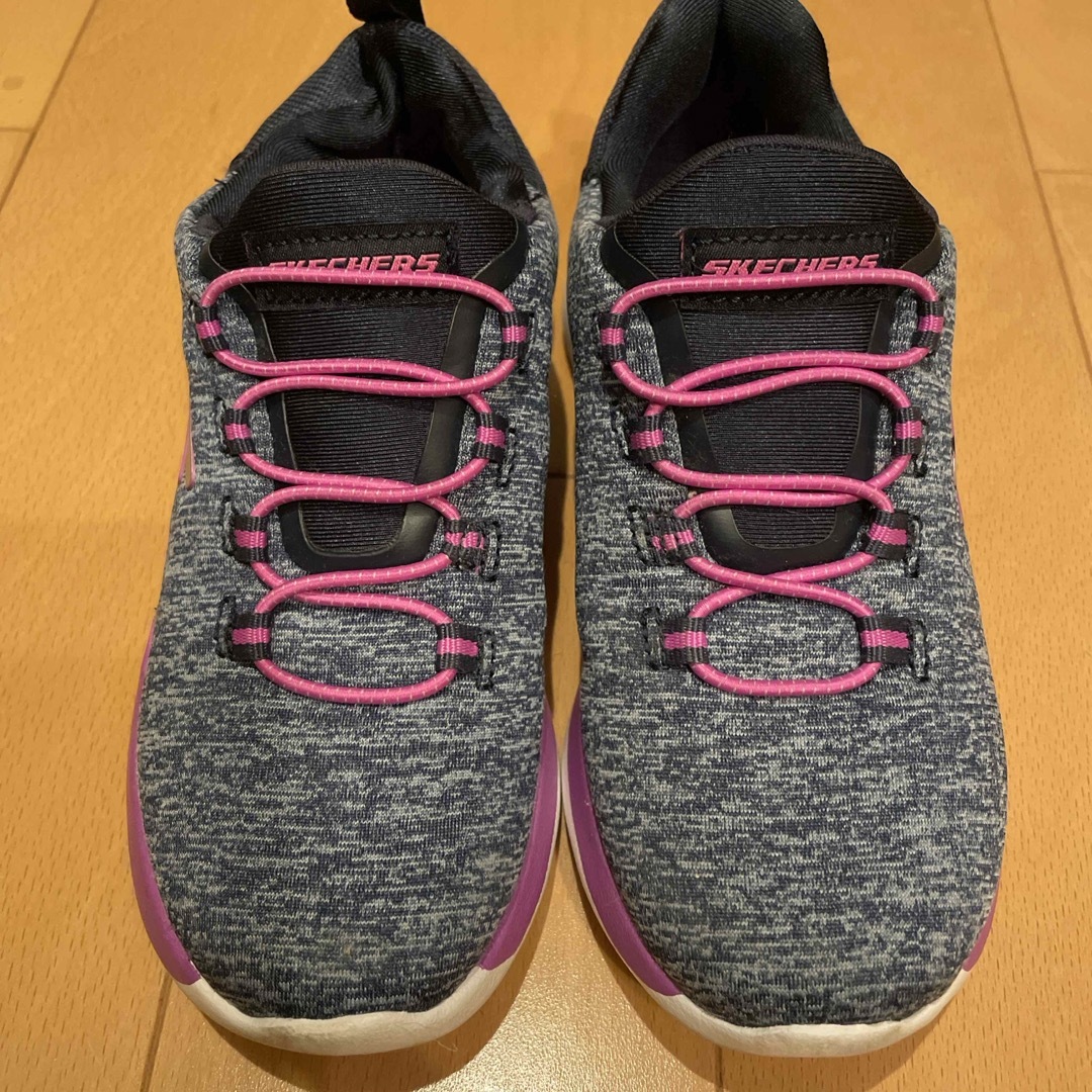 SKECHERS(スケッチャーズ)のスケッチャーズ　キッズスニーカー　美品　19センチ キッズ/ベビー/マタニティのキッズ靴/シューズ(15cm~)(スニーカー)の商品写真