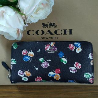 コーチ(COACH)の❬COACH❭ 長財布 ラウンドファスナー 花柄 ロゴ金具 ブラック(財布)