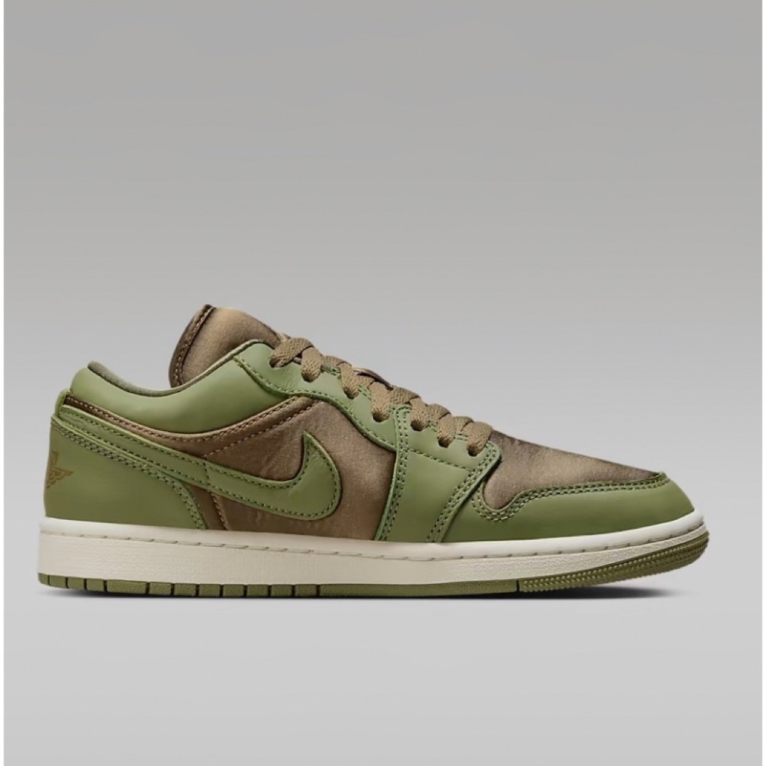 Jordan Brand（NIKE）(ジョーダン)の新品　NIKE AIR JORDAN 1Low SE "brown kelp" レディースの靴/シューズ(スニーカー)の商品写真