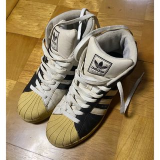 アディダス(adidas)のadidas ハイカットスニーカー　左右非対称(スニーカー)