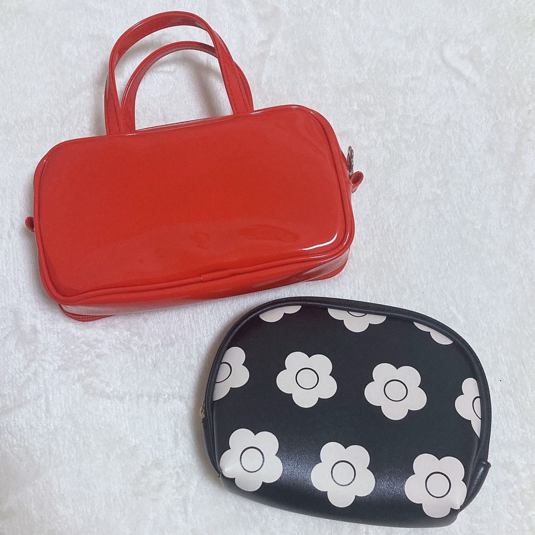 MARY QUANT(マリークワント)の【美品】限定 MARY QUANT マリクワ メイクポーチ エナメル デイジー レディースのファッション小物(ポーチ)の商品写真