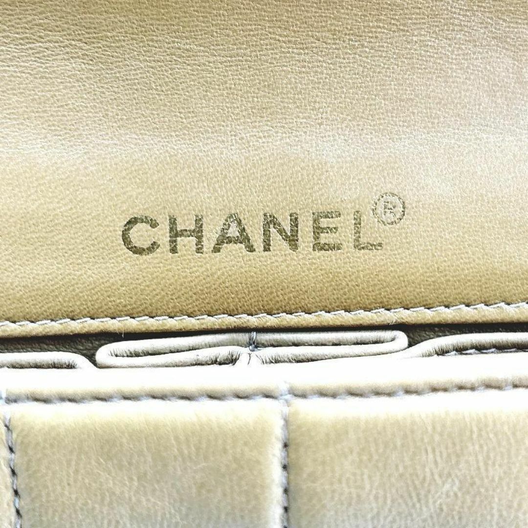 CHANEL(シャネル)のシャネル ラム チョコバー チェーン ショルダーバッグ ベージュ レディースのバッグ(ショルダーバッグ)の商品写真