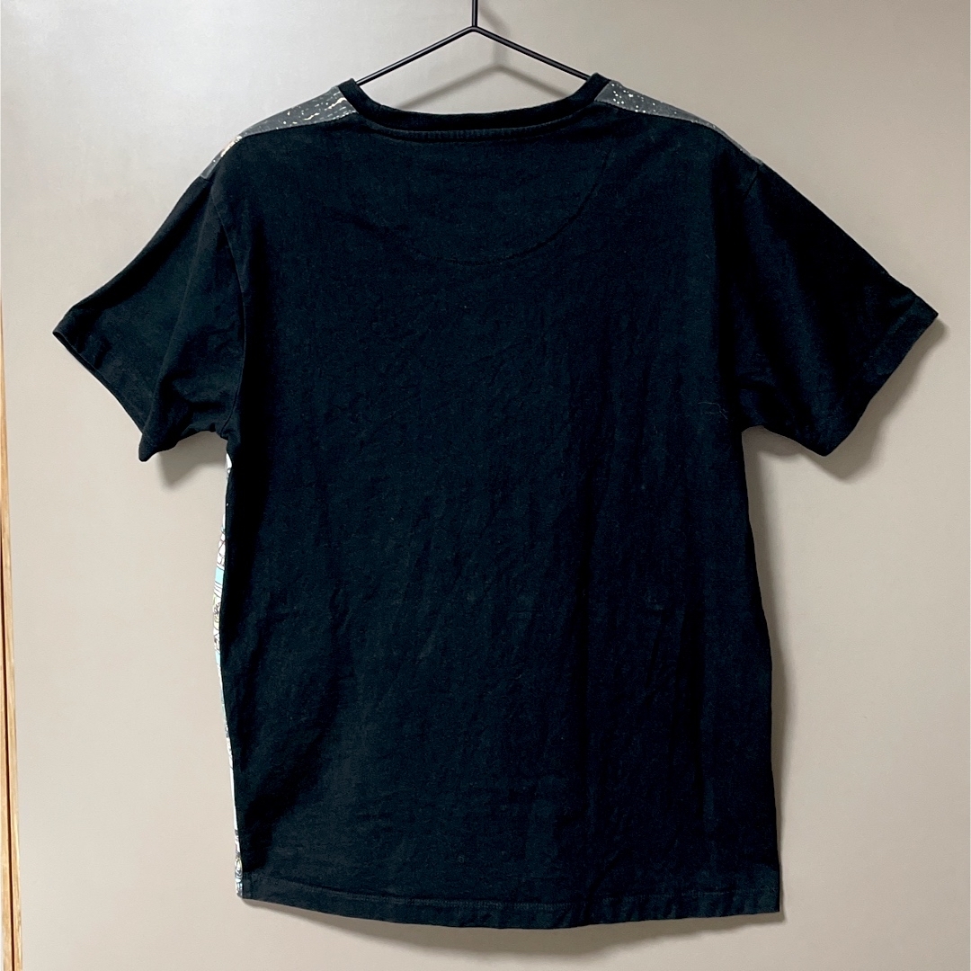 Design Tshirts Store graniph(グラニフ)のグラニフ　ウォーリーを探せ　メンズTシャツ　Lサイズ メンズのトップス(Tシャツ/カットソー(半袖/袖なし))の商品写真