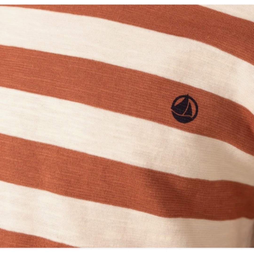 PETIT BATEAU(プチバトー)の新品☆PETIT BATEAU☆ストライプ長袖Tシャツクリームベージュ128㎝ キッズ/ベビー/マタニティのキッズ服男の子用(90cm~)(Tシャツ/カットソー)の商品写真